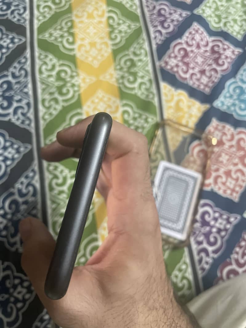 Apple iPhone 11 3