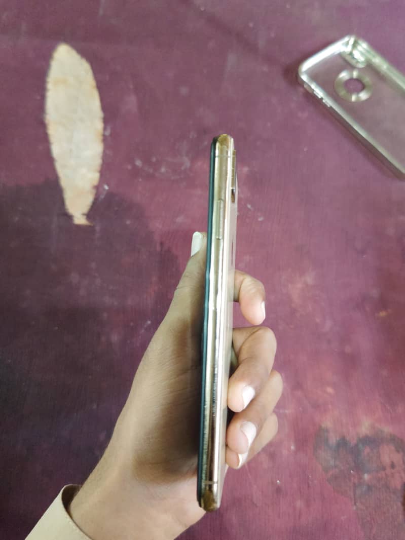 Apple iPhone XS Max 0