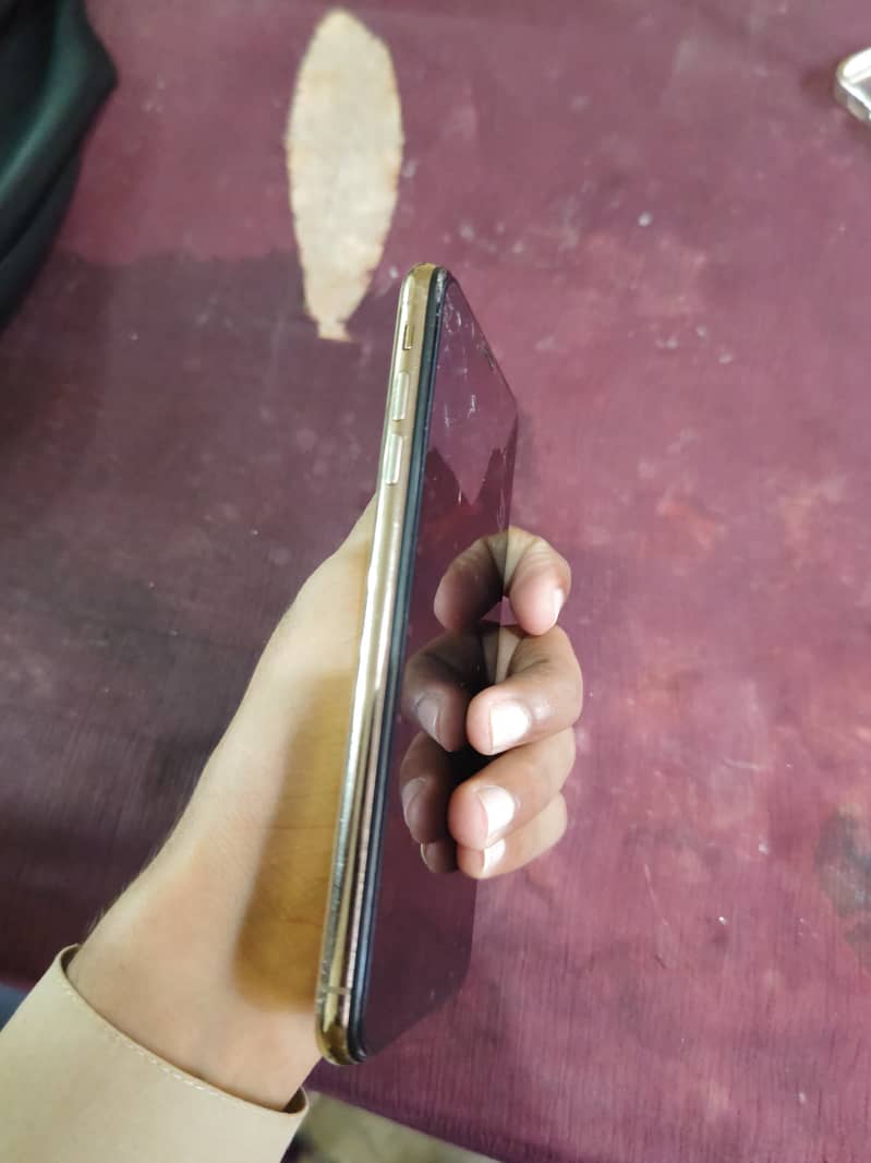 Apple iPhone XS Max 2