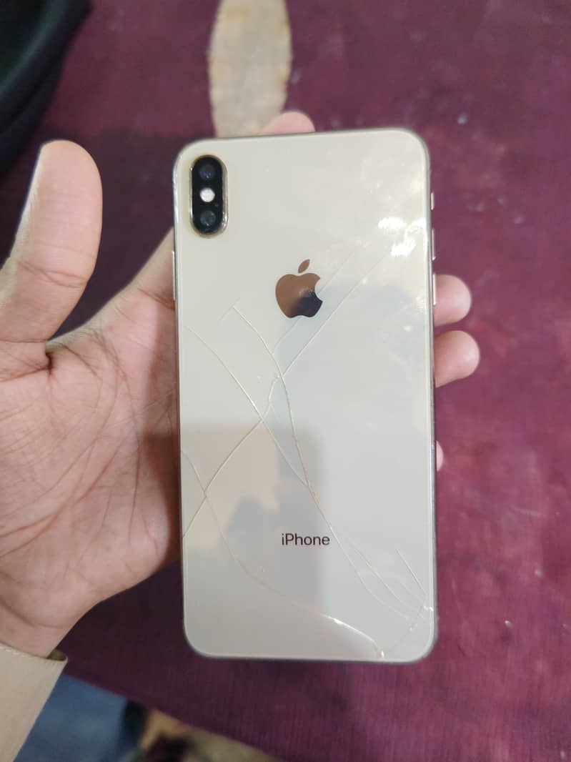 Apple iPhone XS Max 4