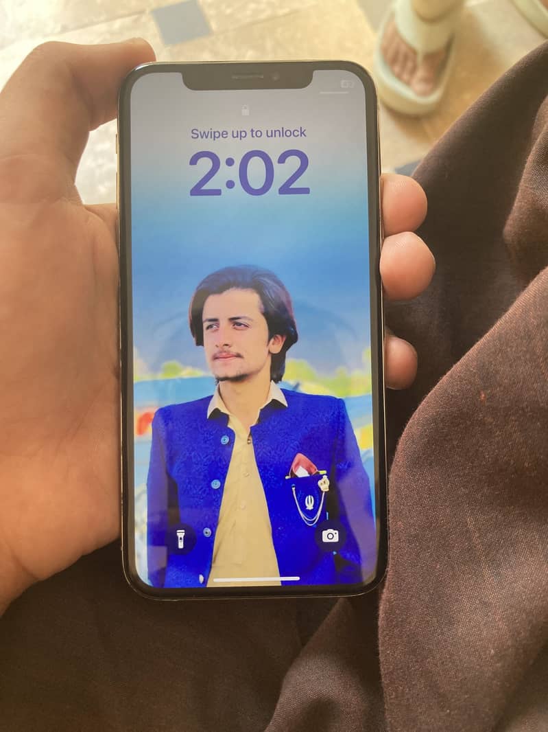 Apple iPhone XS 4