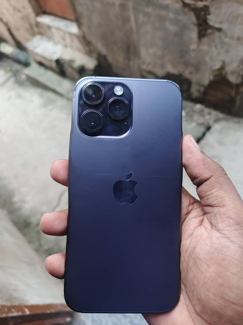 Apple iPhone 14 Pro Max 1