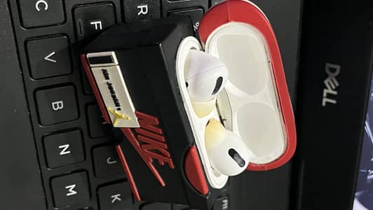 Apple AirPods Pro 1st Gen MagSafe