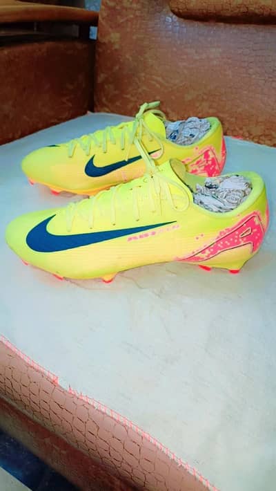 Football shoes original #nike#adidas#aisics#puma#newballane#predoter#