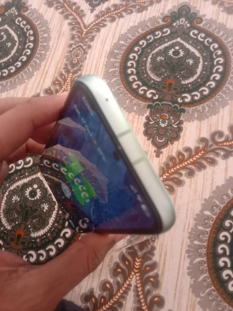 Google pixel 8a 3