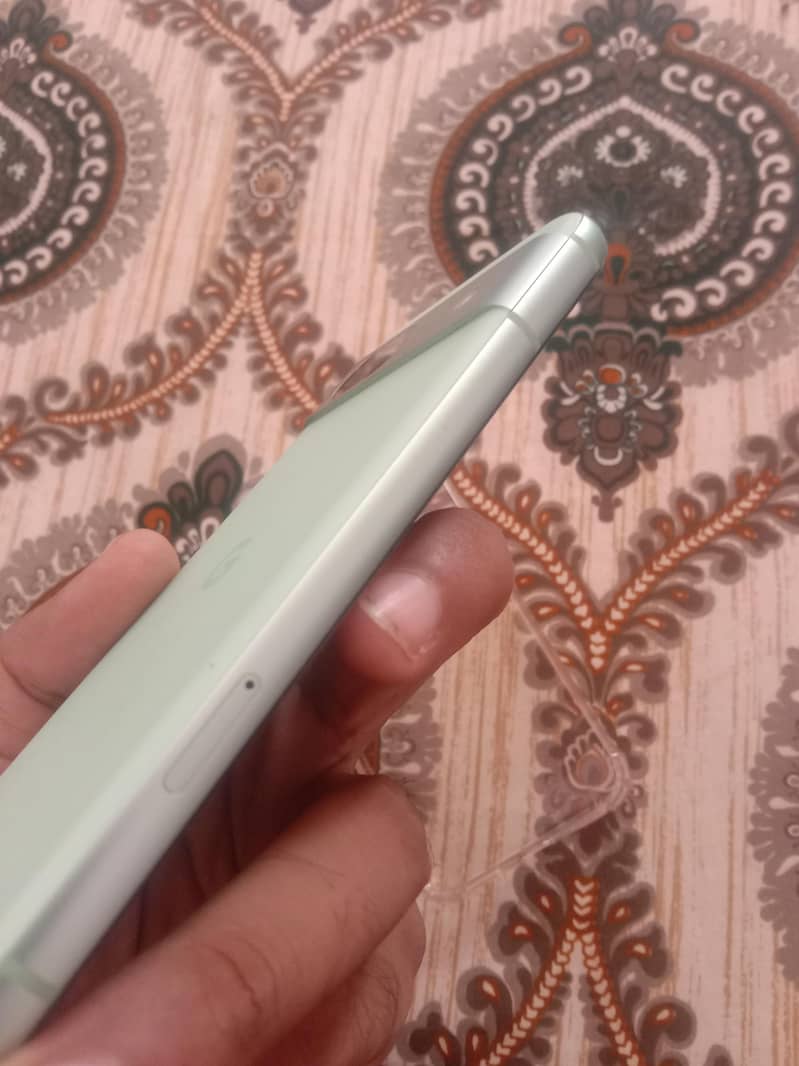Google pixel 8a 4