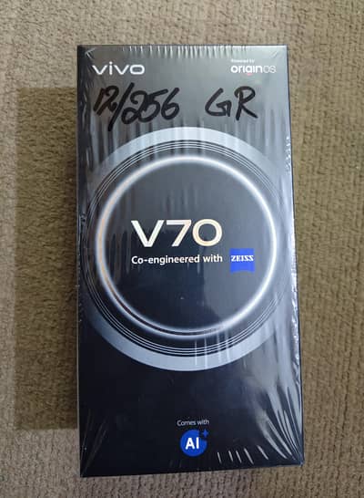 Vivo V70 5G, Just box open 10/10, complete Box, accessories not used