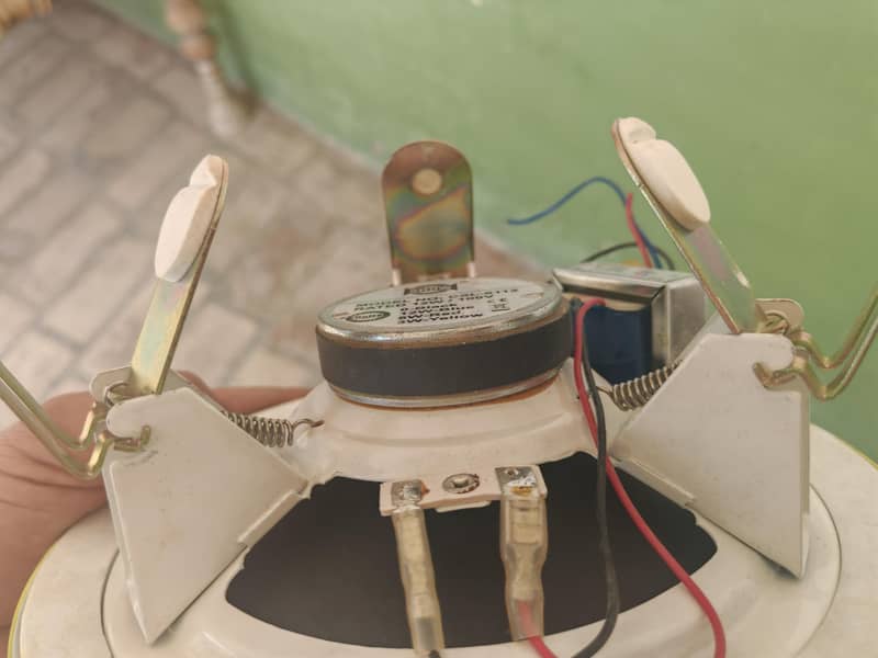 ceiling speaker 1