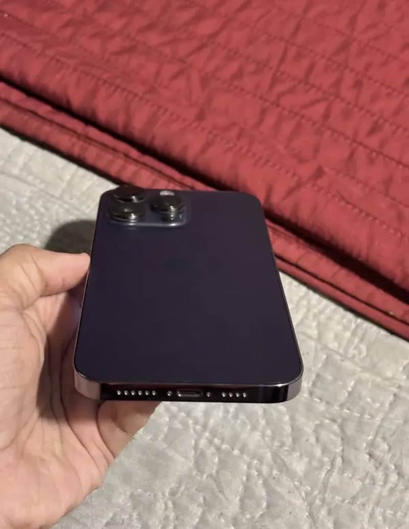 Apple iPhone 14 Pro 0