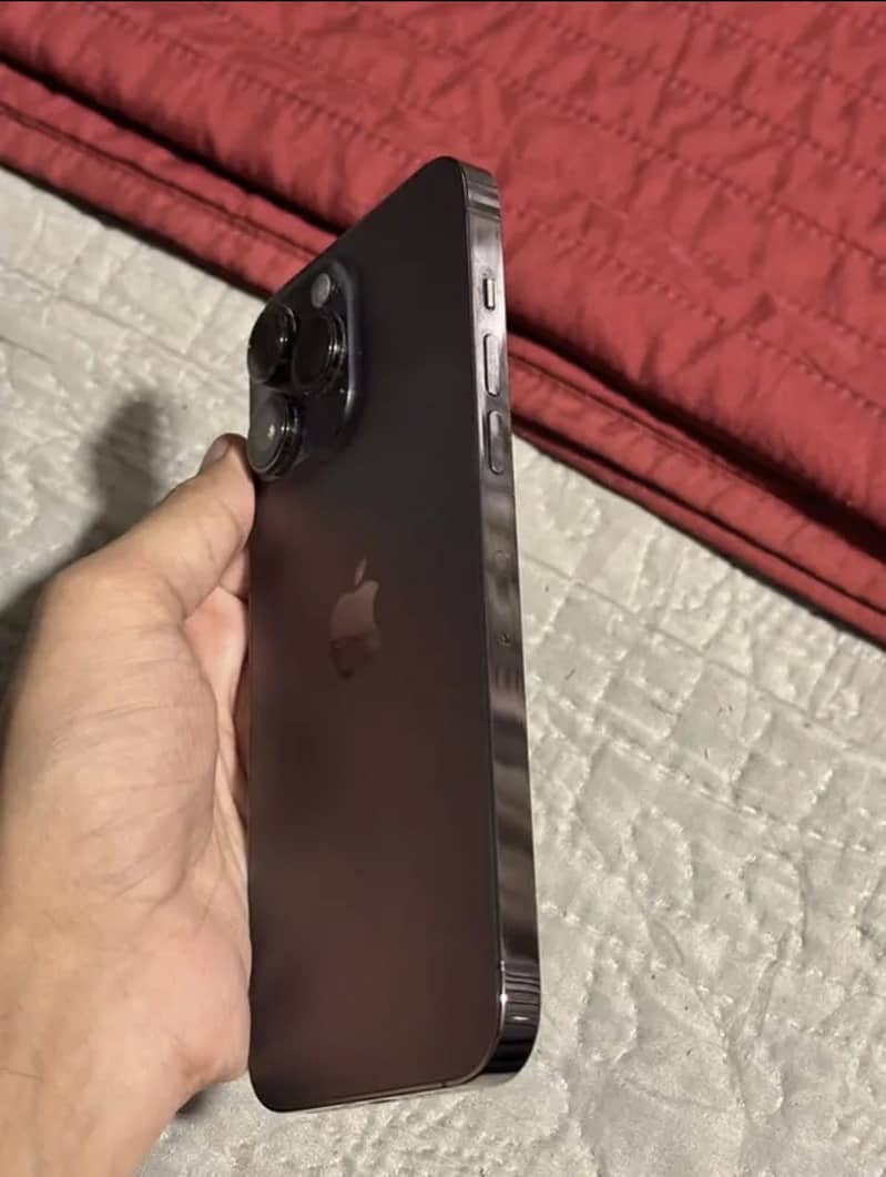 Apple iPhone 14 Pro 1