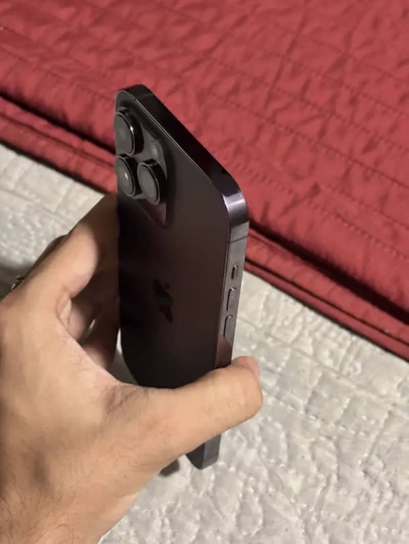 Apple iPhone 14 Pro 2