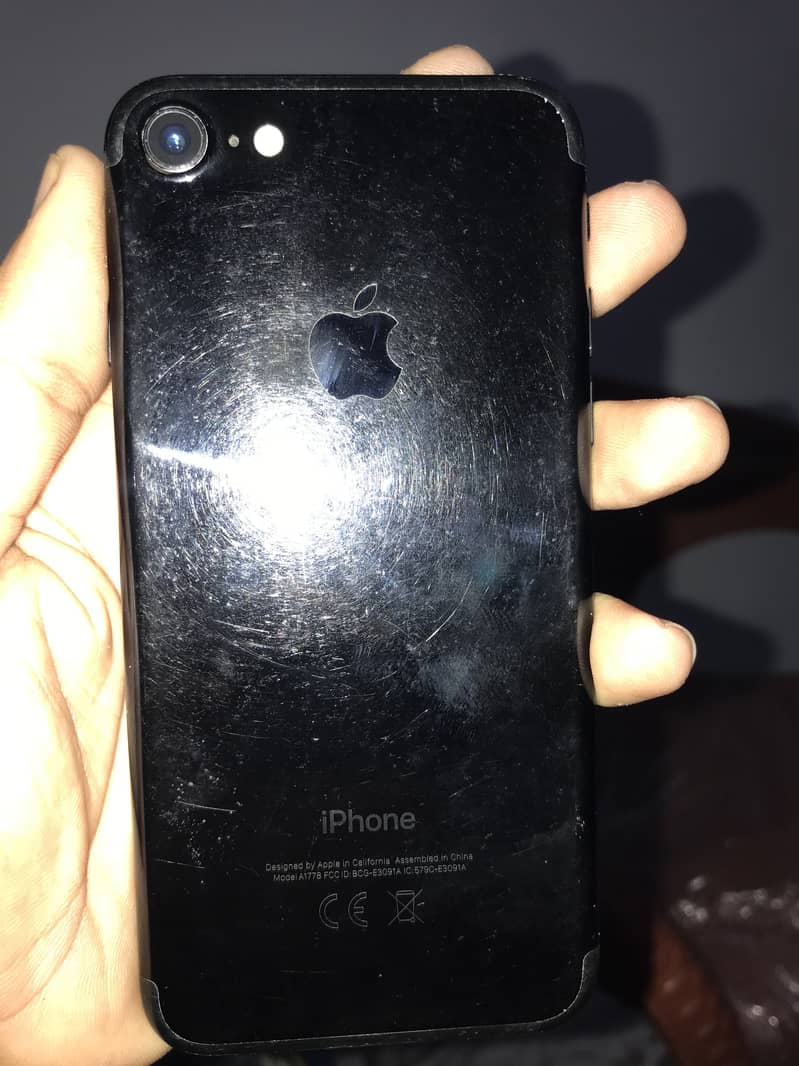 Apple iPhone 7 1