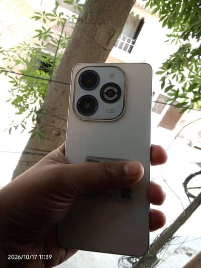 Infinix smart 8 plus 4/64 used