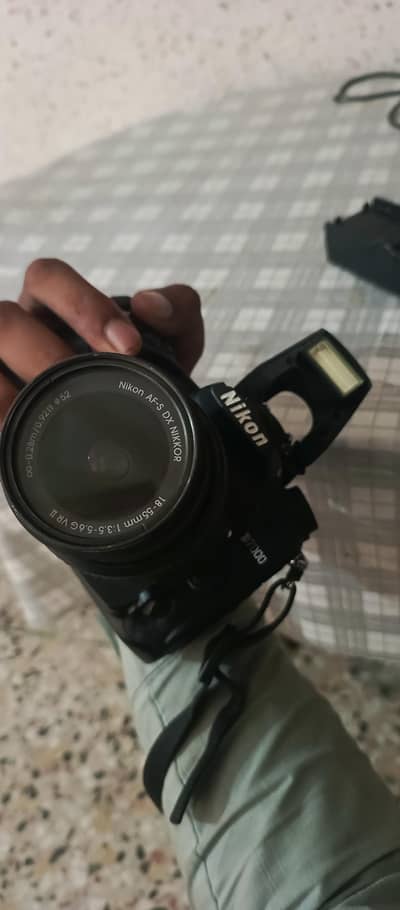 Nikon D 7000