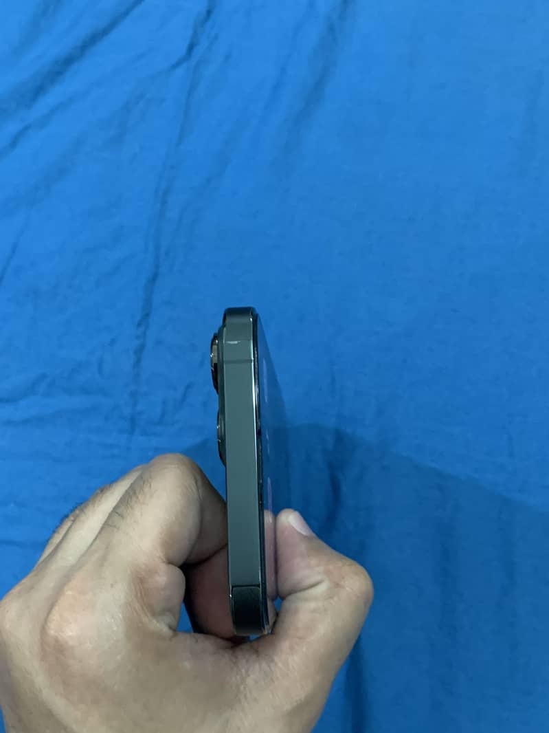 Apple iPhone 13 Pro Max 6