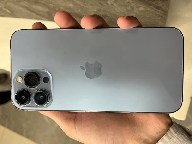 Apple iPhone 13 Pro Max 3