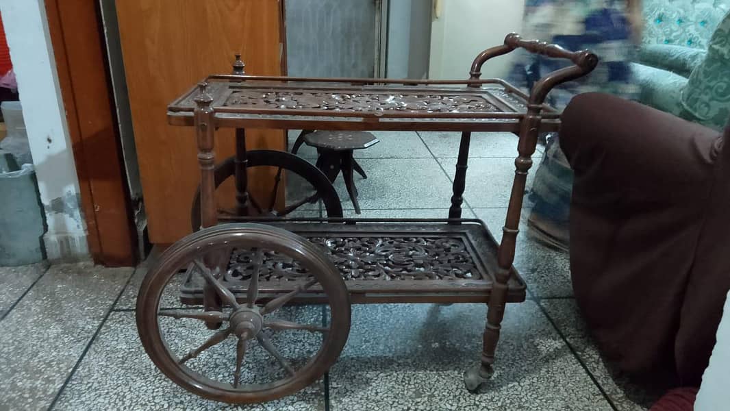 Tea trolley 1