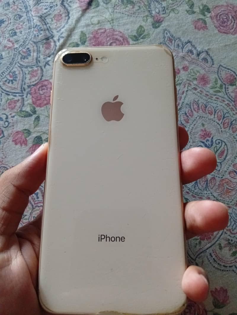 Apple iPhone 8 Plus 1