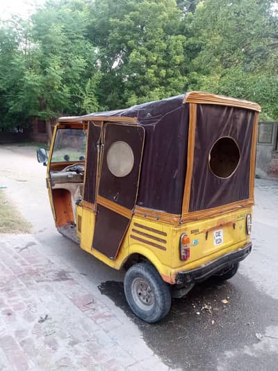 SIWA FULL SIZE RISKHAW 6 SEATER GOOD CONDITION FOR SALE