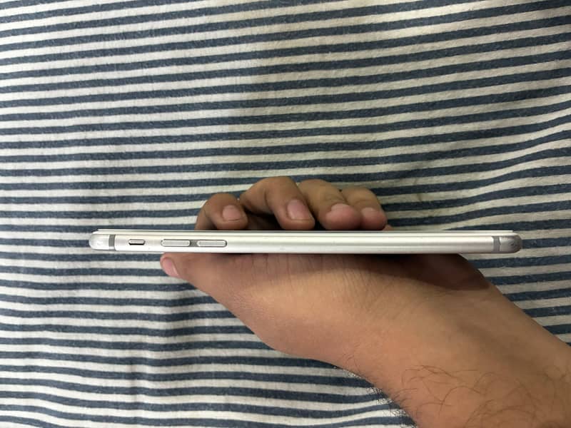 Apple iPhone 6S Plus 2