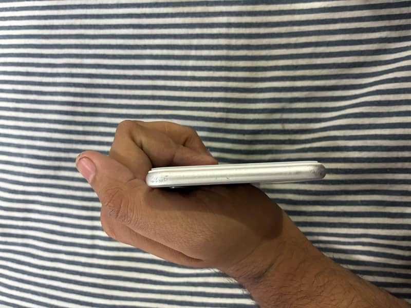 Apple iPhone 6S Plus 5