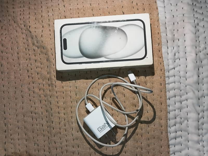 Apple iPhone 15 4