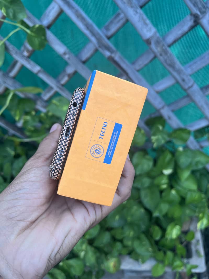 Tecno Spark 8C 2