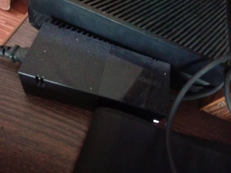 Xbox one perfect condition 3