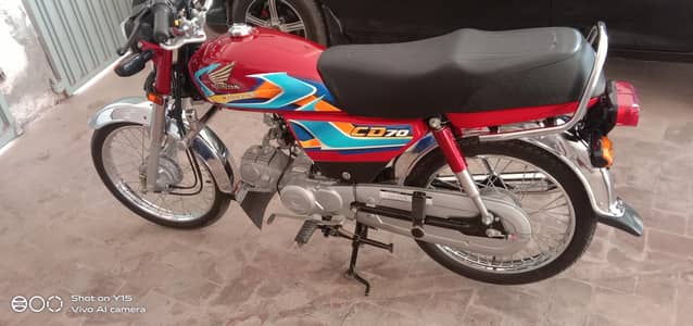 Honda CD70 red 2026. open letter. bike available in dunyapur city