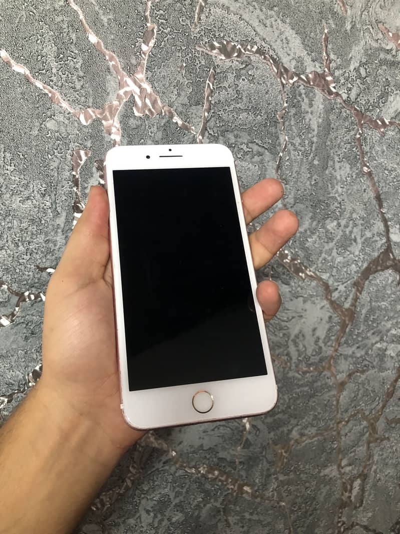 Apple iPhone 7 Plus 1