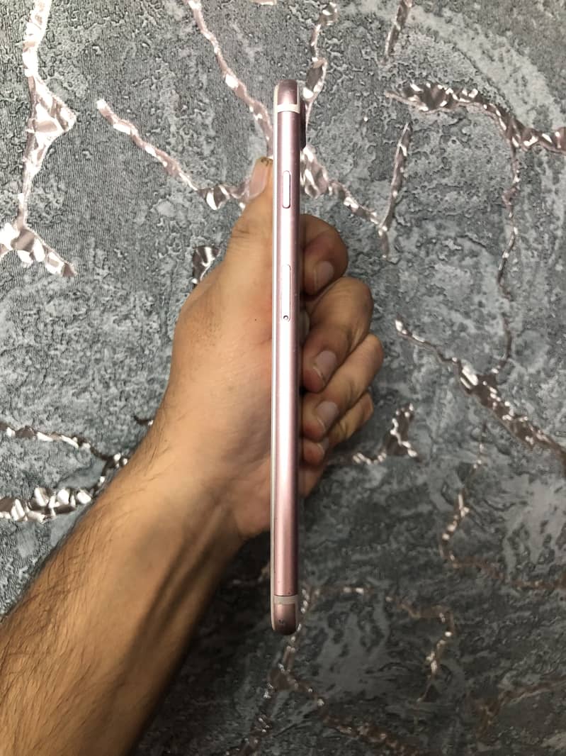 Apple iPhone 7 Plus 4