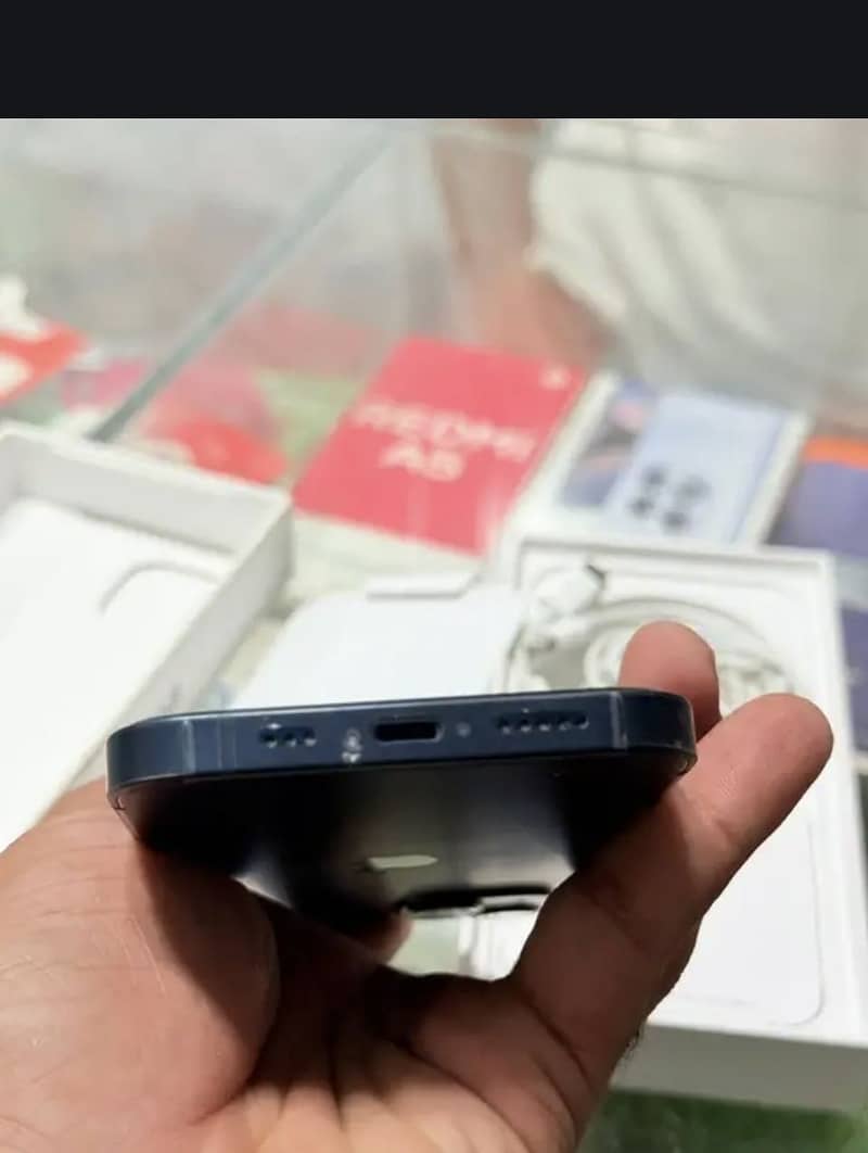 Apple iPhone 13 1