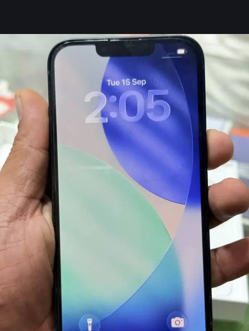 Apple iPhone 13 5