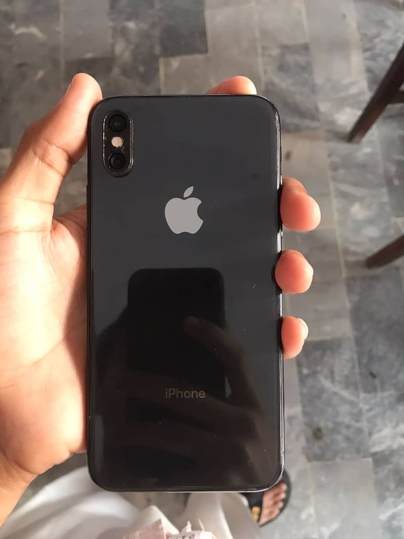 Apple iPhone XS 4