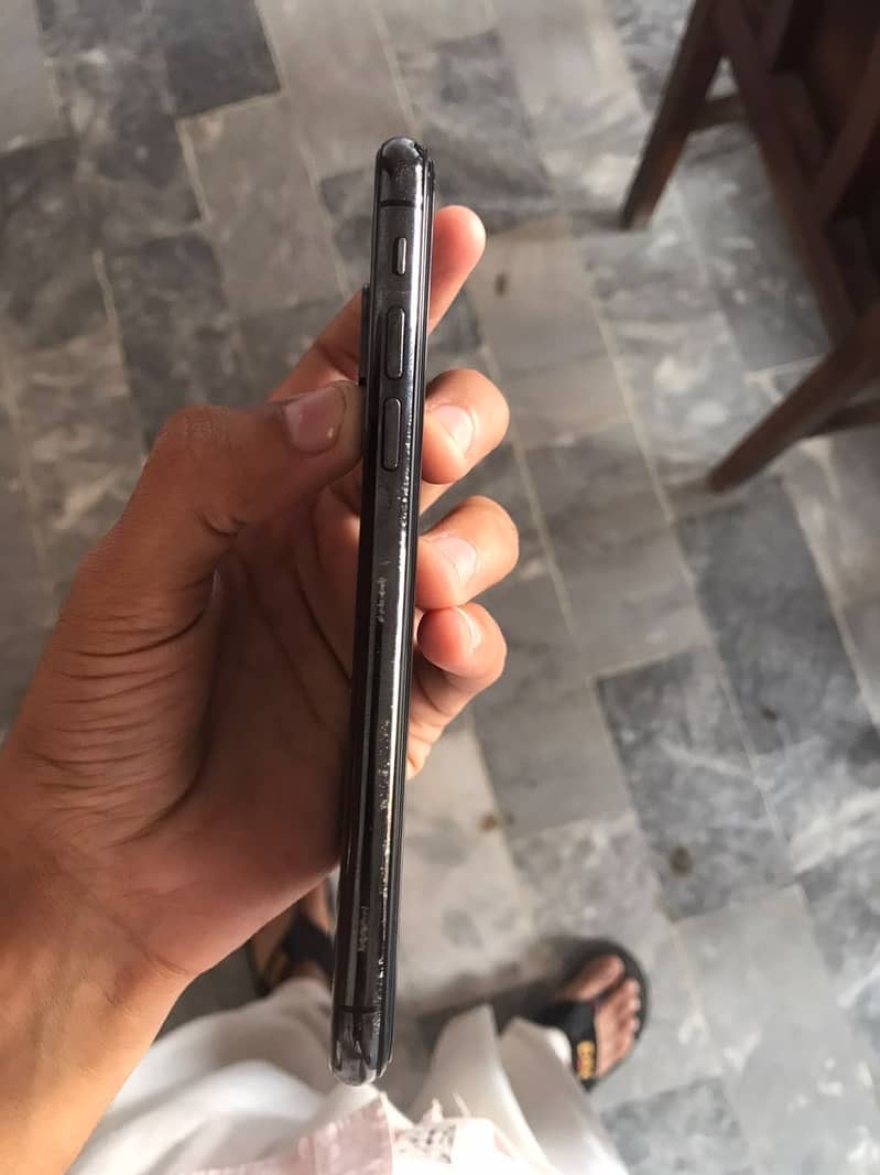 Apple iPhone XS 5