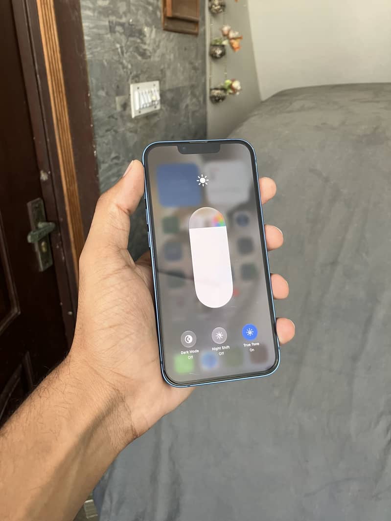 Apple iPhone 13 4