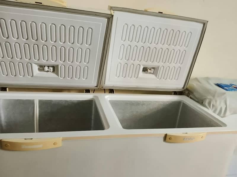 deep freezer with good condition 0