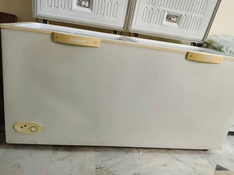 deep freezer with good condition 3