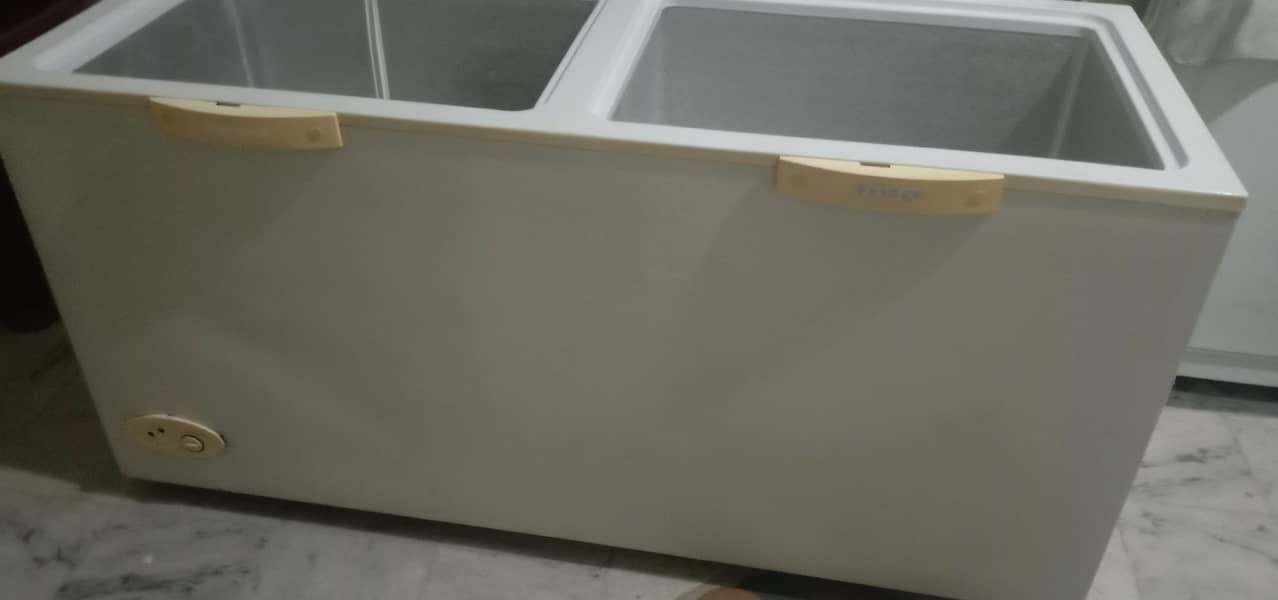 deep freezer with good condition 7