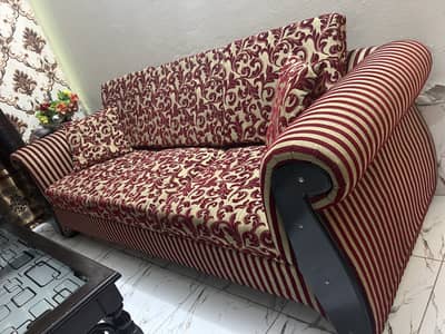 Sofa set 7 seater with 2 chairs