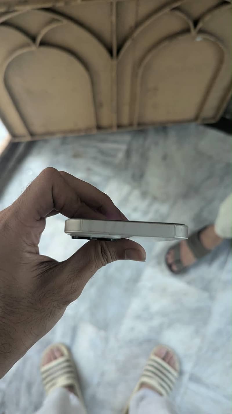 Apple iPhone 13 2