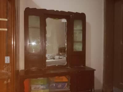 dressing table