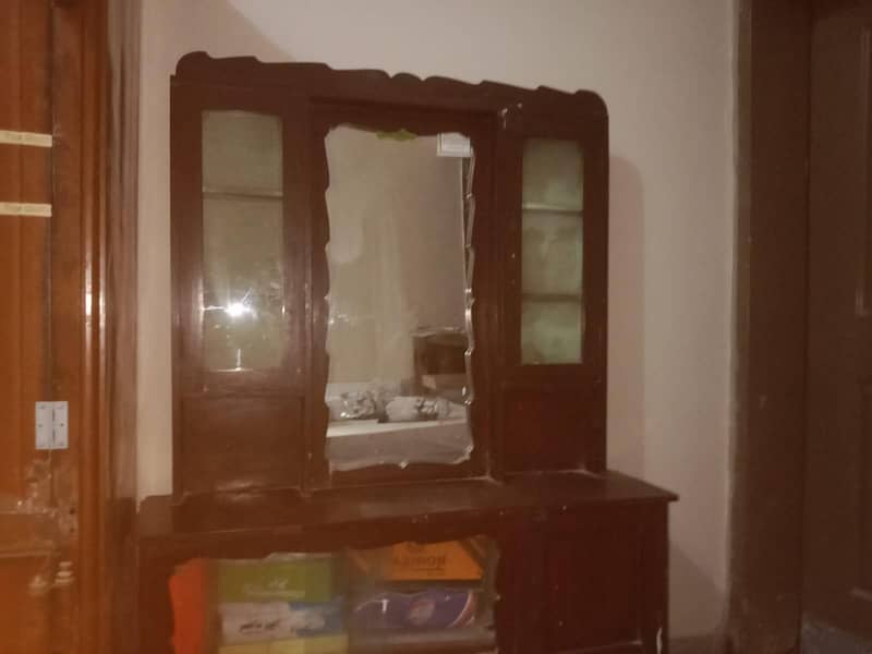 dressing table 0