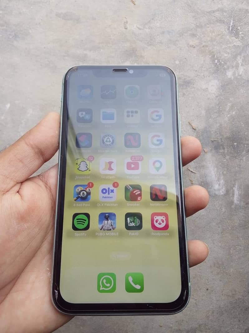 Apple iPhone 11 3