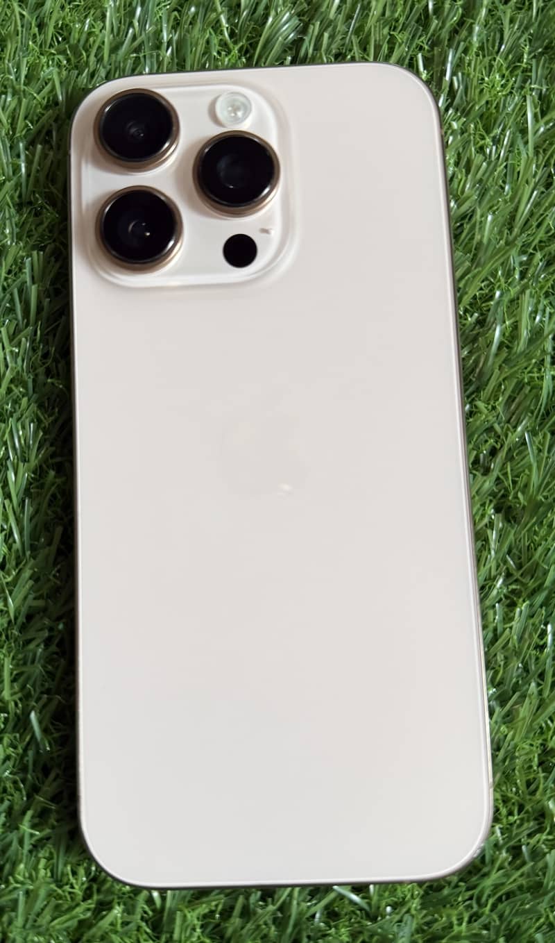Apple iPhone 16 Pro 2