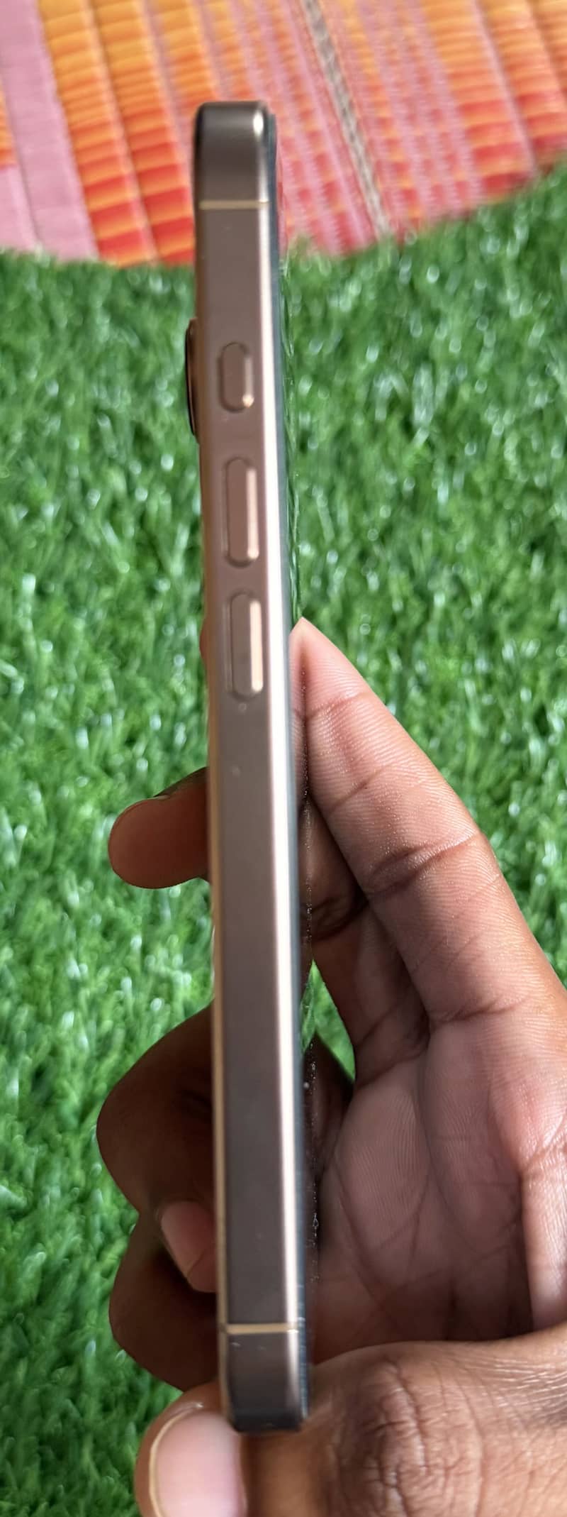 Apple iPhone 16 Pro 4