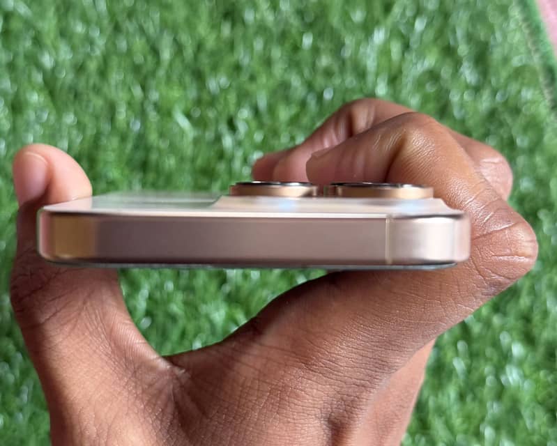 Apple iPhone 16 Pro 5