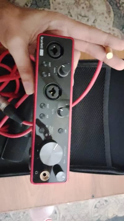 focusrite Scarlett sound card 2i2 3rd gen with mic for sale