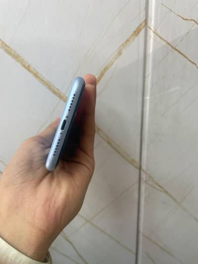 Apple iPhone XR