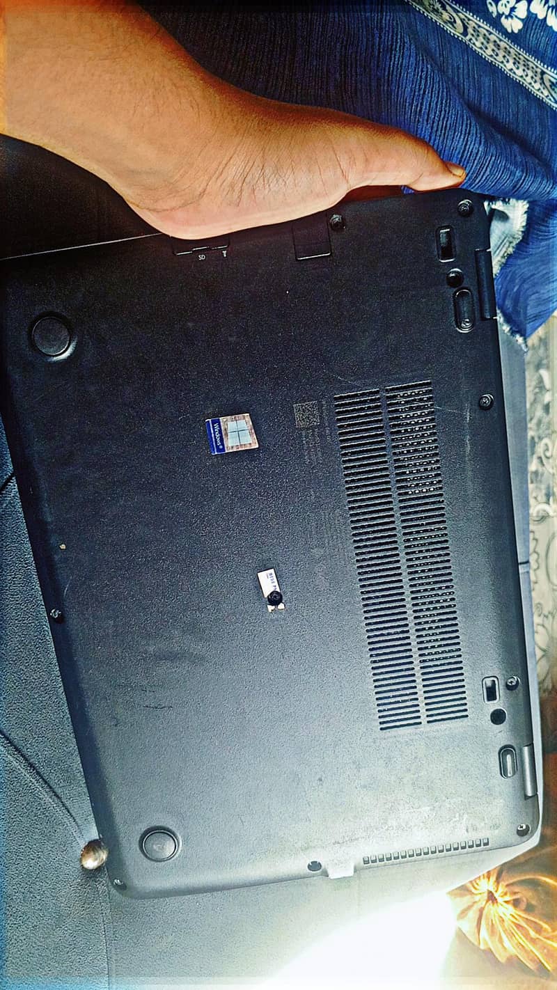 Laptop 0